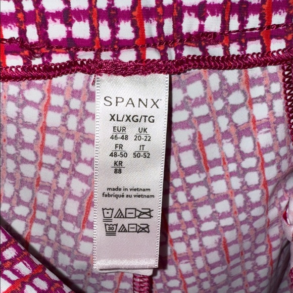 Spanx Sunshine Shorts - Picture 4 of 5